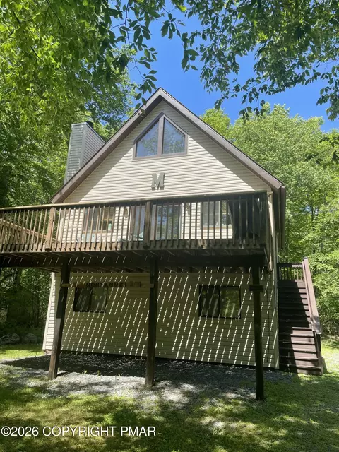 15 Thornhurst C C E Secii L Dr, Thornhurst, PA 18424