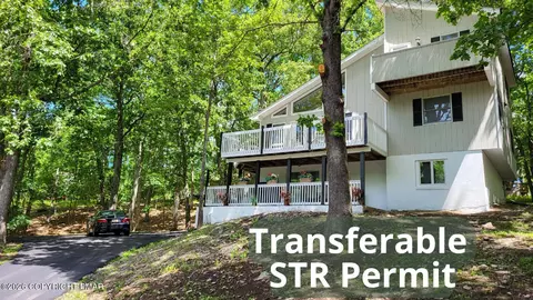 251 Dorchester Dr, Bushkill, PA 18324