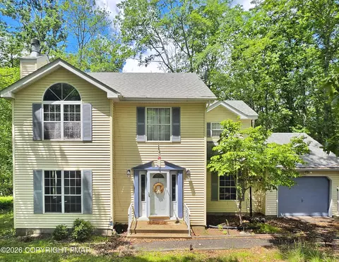 112 Plymouth Ct, Bushkill, PA 18324