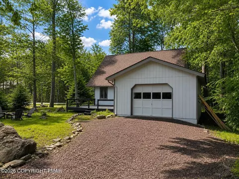 130 Sweet Briar Rd, Pocono Pines, PA 18350