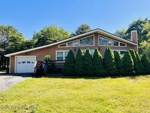 2446 Olympia Ln, Blakeslee, PA 18610