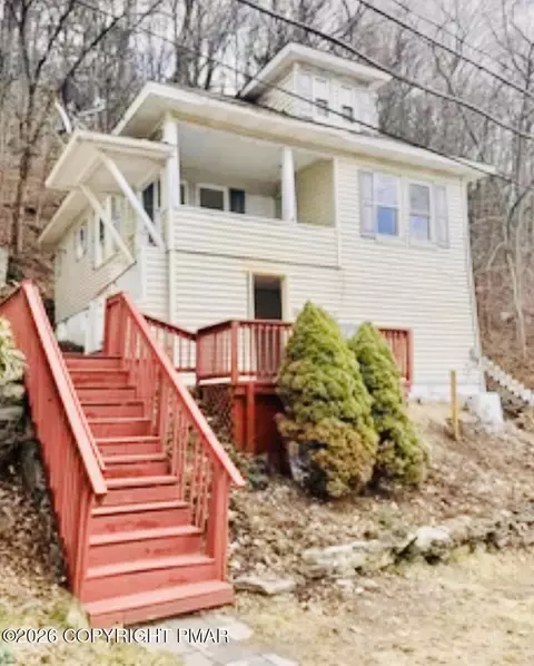 139 Cliff St, Honesdale, PA 18431