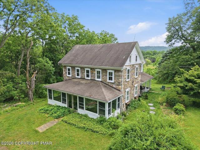 659 Mahoning Dr W, Lehighton, PA 18235