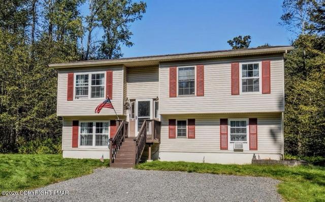 56 Lyman Ln, Clifton Township, PA 18424