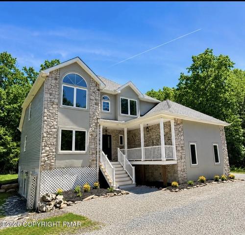 5327 Maple Ln, Cresco, PA 18326
