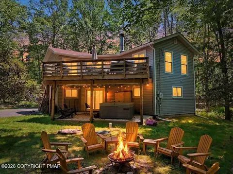 65 Louis Ln, Gouldsboro, PA 18424