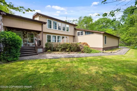 58 Bender Rd, Gouldsboro, PA 18424