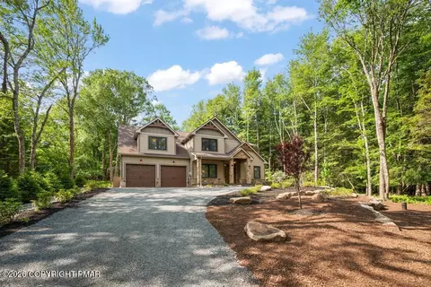 234 Tanglewood Dr, Pocono Pines, PA 18350