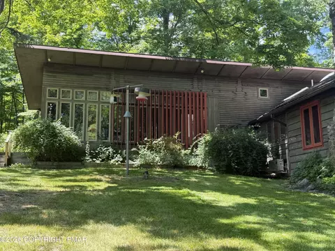 224 Doctor Ln, East Stroudsburg, PA 18301