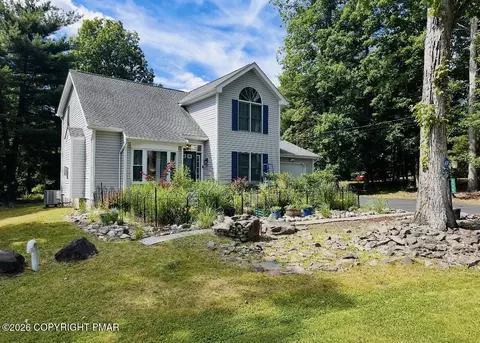 215 Spicebush Dr, East Stroudsburg, PA 18301