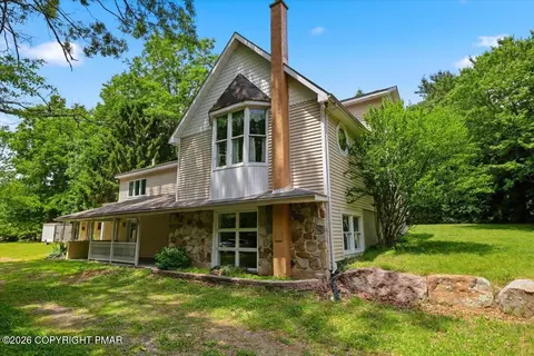 8704 Sherwood Dr, Kunkletown, PA 18058
