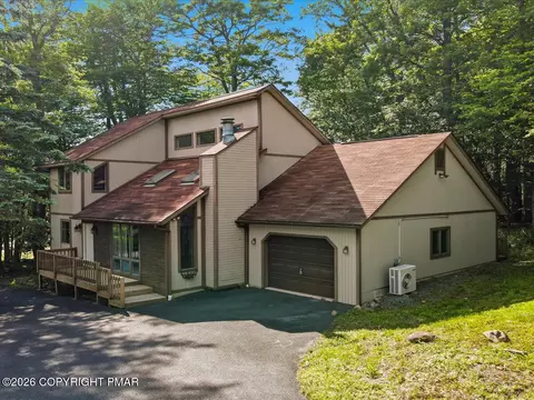 621 Glen Circle Dr, Tobyhanna, PA 18466