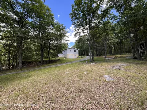 2015 Teaberry Trl, Jim Thorpe, PA 18229