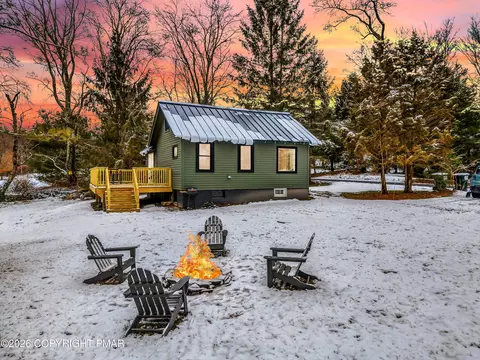 353 German Hill Rd, Shohola, PA 18458