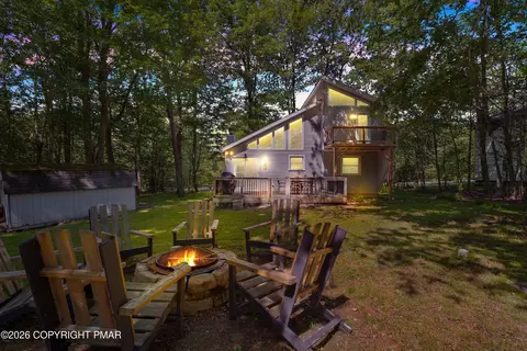 2242 Jester Ct, Tobyhanna, PA 18466