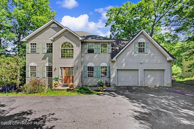121 Brandyshire Dr, Tamiment, PA 18371