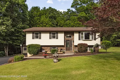 1220 Silver Fox Dr, Kresgeville, PA 18333