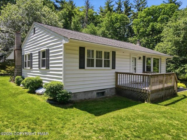 1044 Bartonsville Woods Rd, Stroudsburg, PA 18360