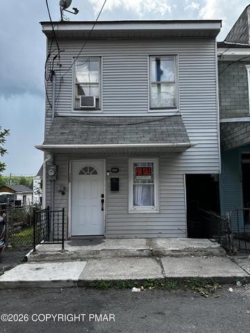128 E Penn St, Shenandoah, PA 17976
