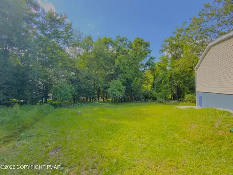 Exterior - 890 Seybert St, Hazleton, PA 18201 photo 4 of 4
