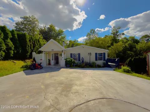 890 Seybert St, Hazleton, PA 18201