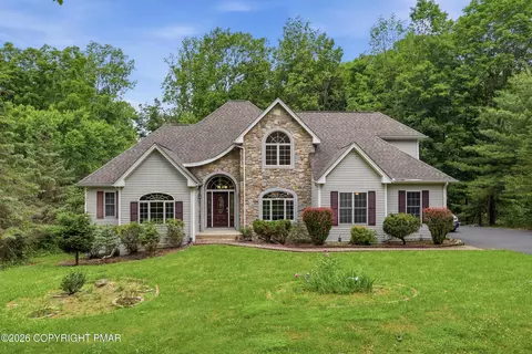 608 Washington Xing, East Stroudsburg, PA 18301