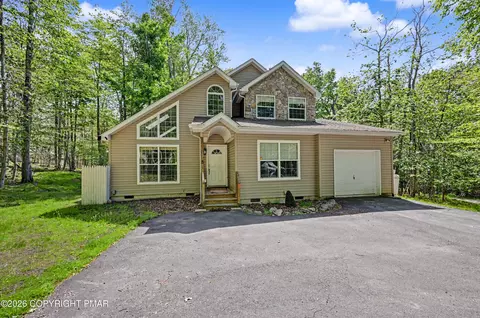1122 Ranger Trl, Pocono Lake, PA 18347