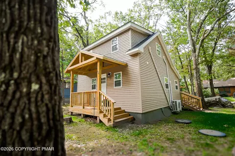 46 East Rd, Hawley, PA 18428