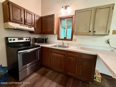 Kitchen - 1113 Elk Dr, Bushkill, PA 18324 photo 1 of 1