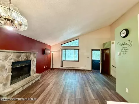 Living - 1113 Elk Dr, Bushkill, PA 18324 photo 1 of 2