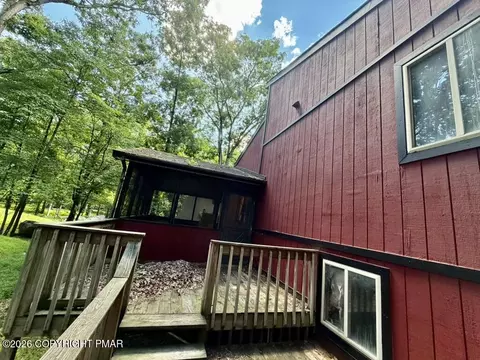 Exterior - 1113 Elk Dr, Bushkill, PA 18324 photo 4 of 5