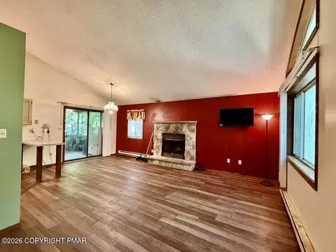 Living - 1113 Elk Dr, Bushkill, PA 18324 photo 2 of 2