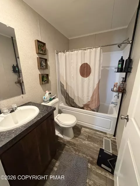 342 Upper Pmhe South Dr, East Stroudsburg, PA 18302