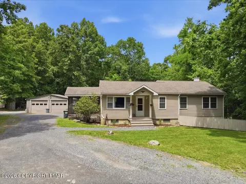 302 Dove Ct, East Stroudsburg, PA 18302