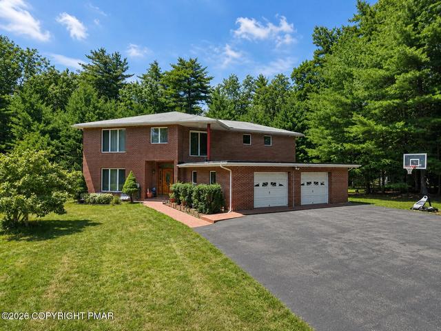 6359 Overlook Dr, Kunkletown, PA 18058