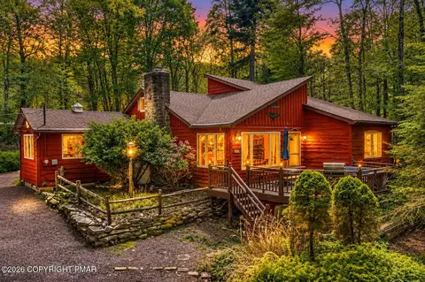 59 Red Oak Rd, Lake Harmony, PA 18624
