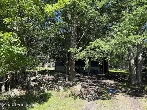 2548 Waterfront Dr, Tobyhanna, PA 18466