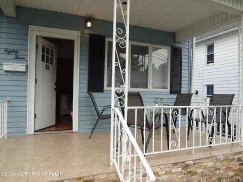 83 Bradford St, Wilkes Barre, PA 18702