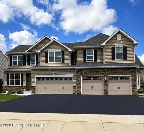 973 Spring White Dr, Breinigsville, PA 18031