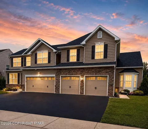 973 Spring White Dr, Breinigsville, PA 18031