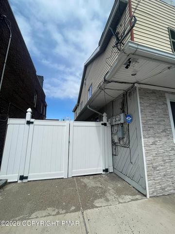 239 E Chestnut St, Hazleton, PA 18201