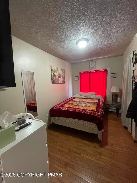 239 E Chestnut St, Hazleton, PA 18201 photo 10