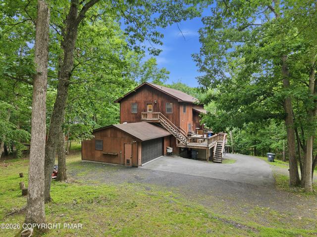 548 Lakeside Dr, East Stroudsburg, PA 18301