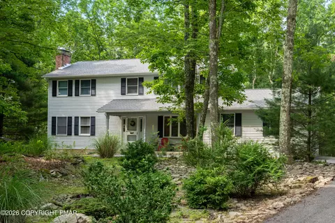 214 Majestic Dr, Saylorsburg, PA 18353