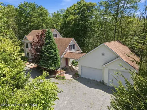 322 Scenic Dr, Blakeslee, PA 18610
