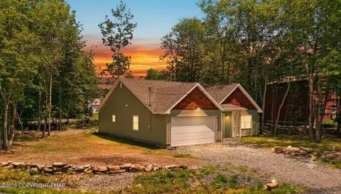 3111 Briarwood Dr, Tobyhanna, PA 18466