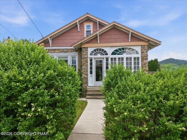 15 W 9th St, Jim Thorpe, PA 18229