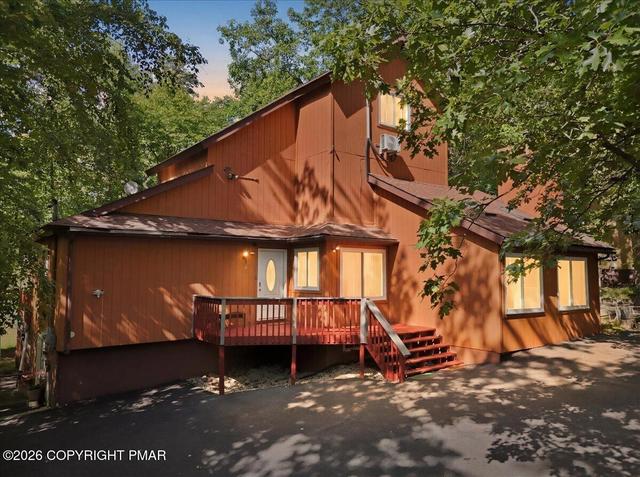 184 Cambridge Ct, Bushkill, PA 18324