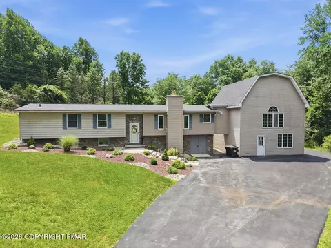 226 Circle Dr S, Saylorsburg, PA 18353