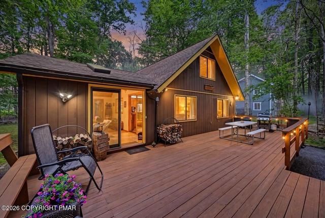 143 White Pine Dr, Pocono Lake, PA 18347